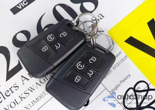 3VV2B7AX1JM003383: 42860874