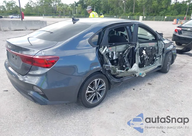 3KPF24AD0PE544285: 42861037