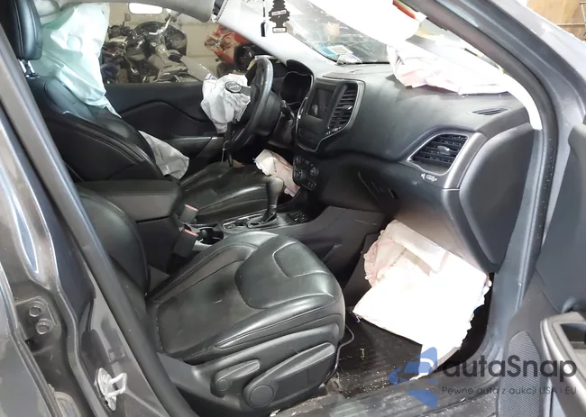 1C4PJLLB4KD144270: 42860445