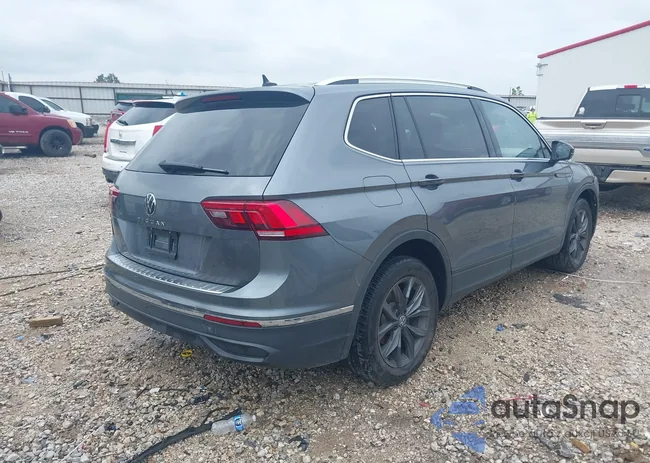 3VVNB7AX1PM070233: 42860552