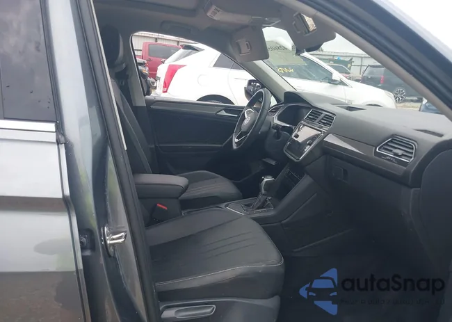 3VVNB7AX1PM070233: 42860552