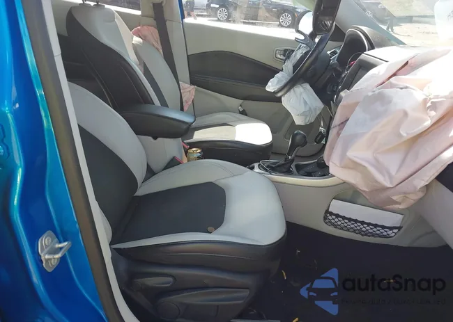 3C4NJDBB0JT177435: 42861586