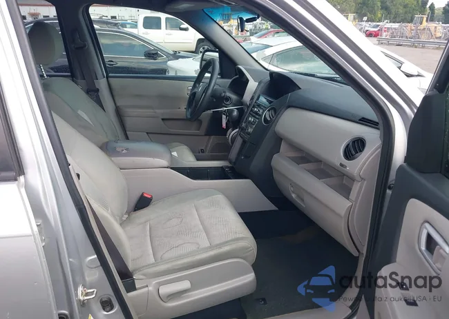 5FNYF3H28FB011735: 42861677