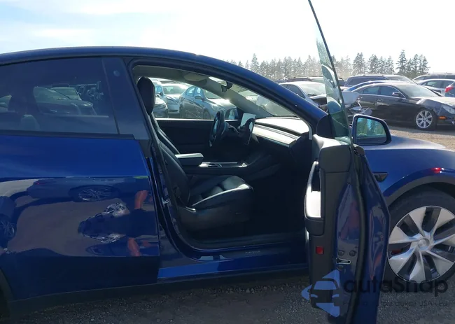 5YJYGDEE8MF270076: 42862581