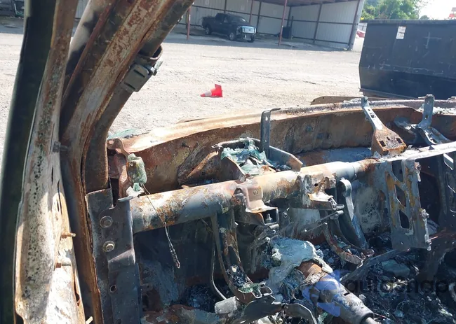 1FTMF1EF2DKD06775: 42862601