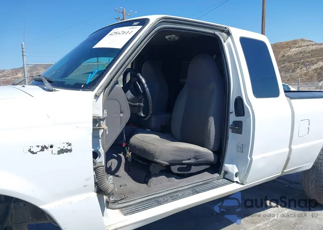 1FTYR44E82PA99098: 42862614