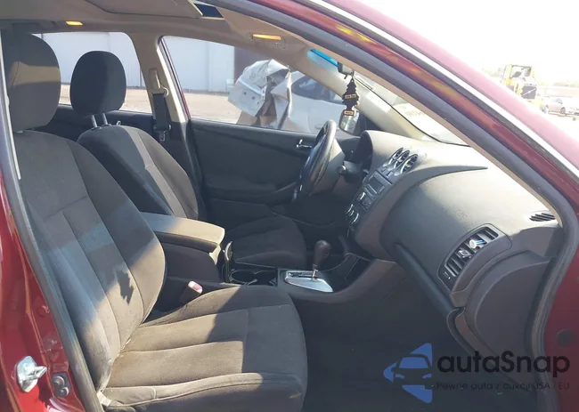 1N4AL2AP1BN426388: 42864100