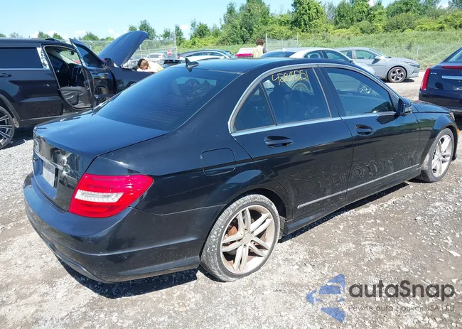 WDDGF4HB7DR295826: 42864251