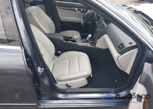 WDDGF8BB3BR186552: 42864276