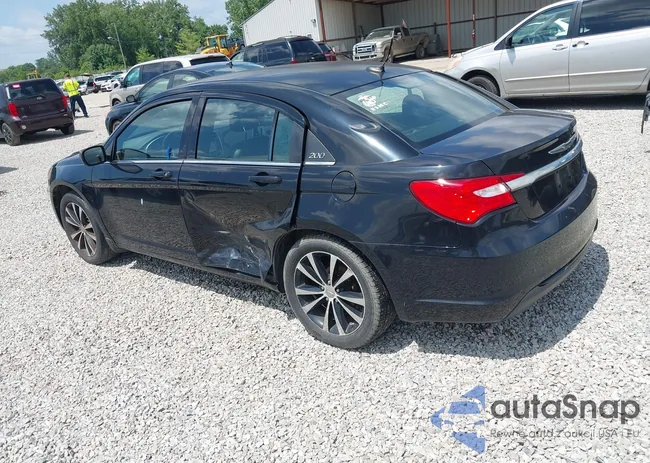 1C3BC8FG5BN615057: 42865145