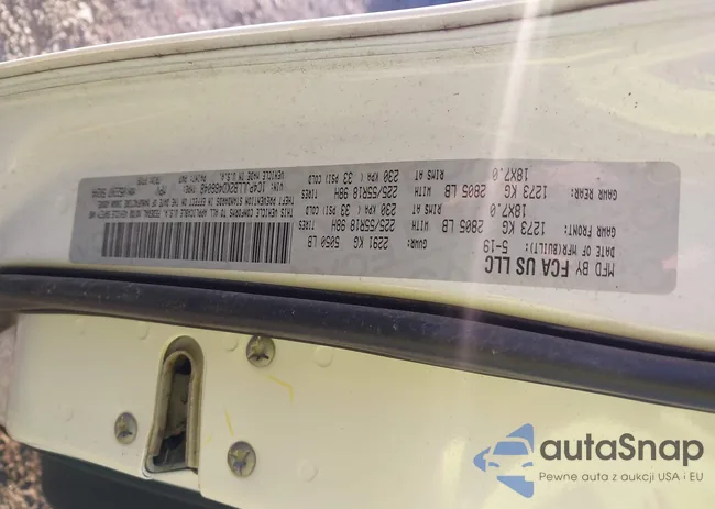 1C4PJLLB2KD466048: 42864786