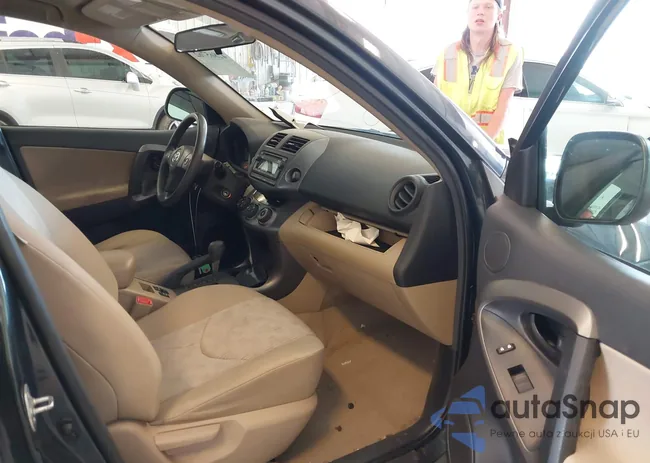 2T3BK4DV8CW077215: 42865762