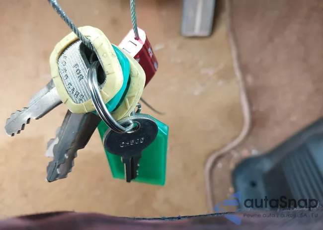 1FTHX26G9KKA83837: 42868027