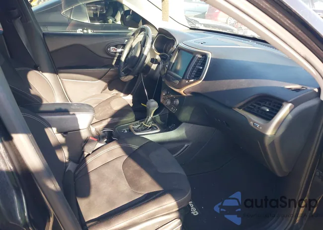 1C4PJLCS0FW721855: 42868160