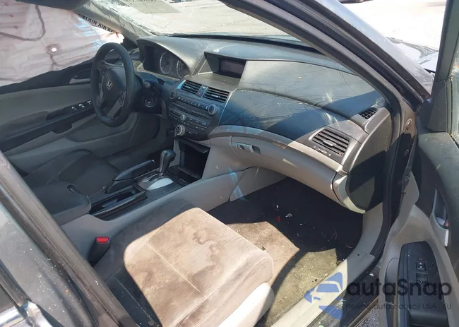 1HGCP2F36BA135794: 42868559