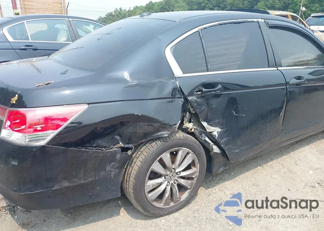 1HGCP2F8XBA080326: 42869786