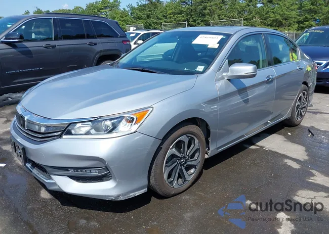 1HGCR2F82HA002559: 42869803