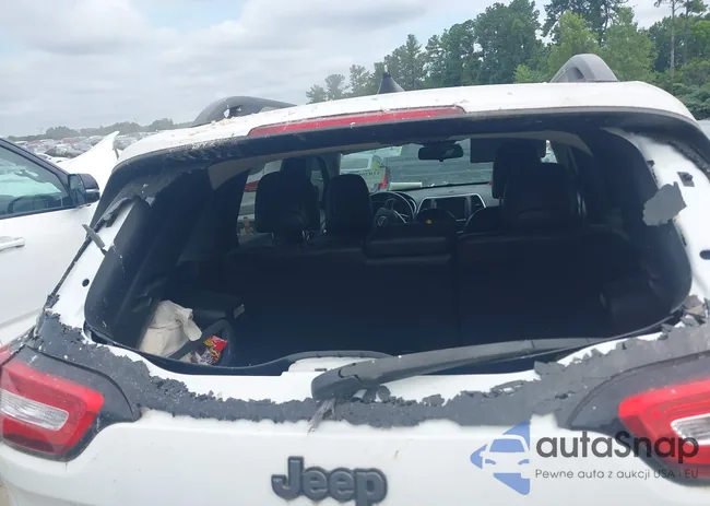 1C4PJMBB8GW146185: 42870077