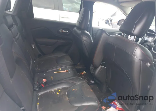 1C4PJMBB8GW146185: 42870077