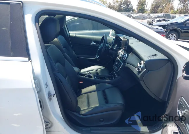 WDCTG4EB5JJ520193: 42870160