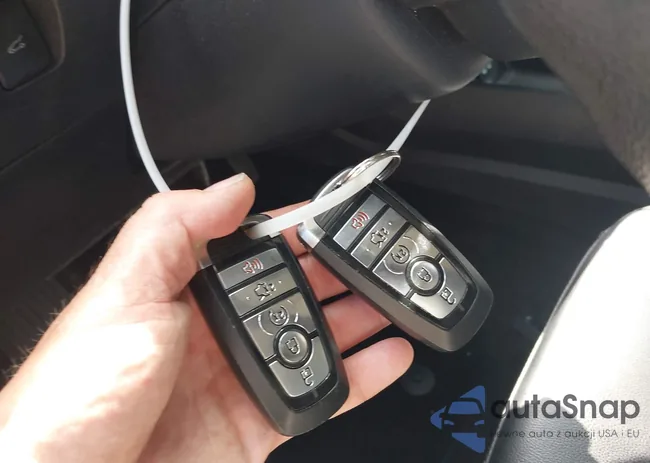 3FA6P0CD9KR285889: 42870981