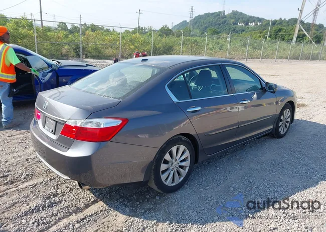 1HGCR2F83EA015302: 42871854