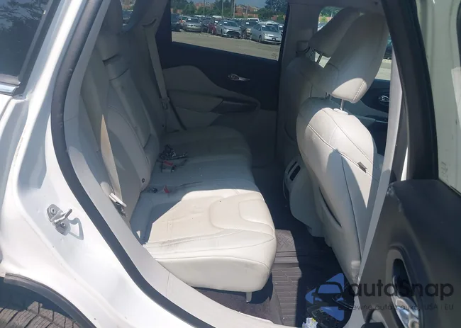 1C4PJMDX5KD146562: 42872345