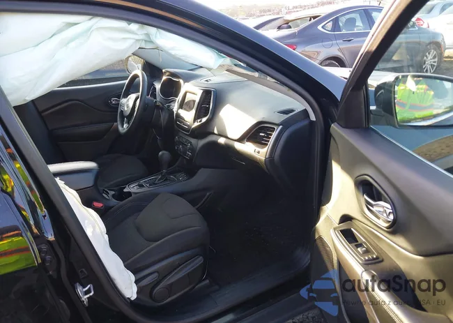 1C4PJLCB6KD220829: 42871399