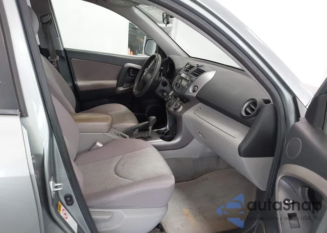 JTMZD33V285083949: 42872812