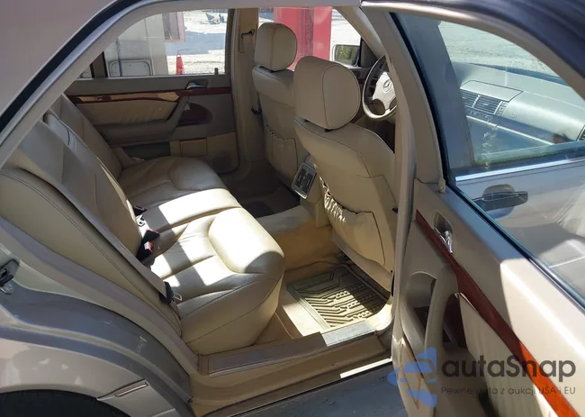 WDBGA33G1XA420830: 42872878