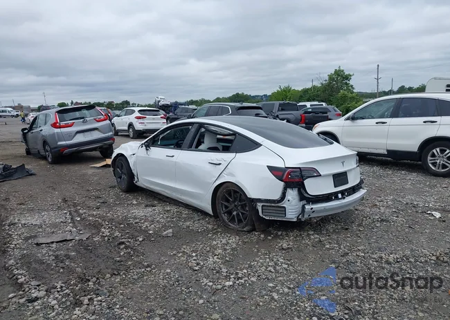 5YJ3E1EA5PF395522: 42872901