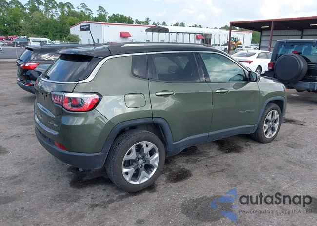 3C4NJDCB8JT330092: 42873126