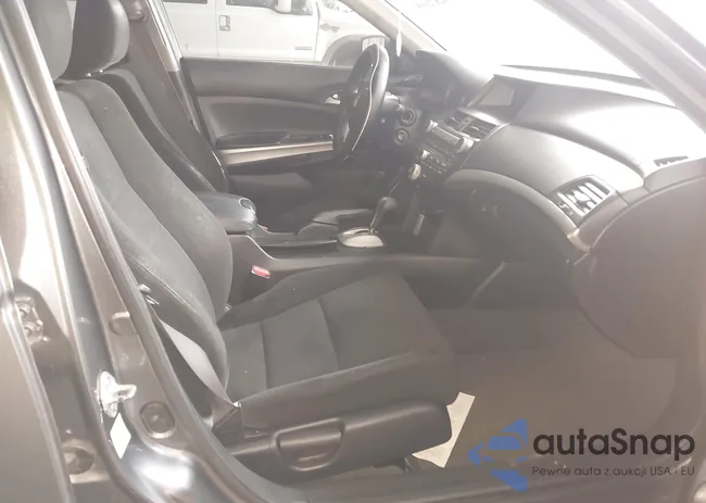 1HGCP2F70AA169635: 42872695