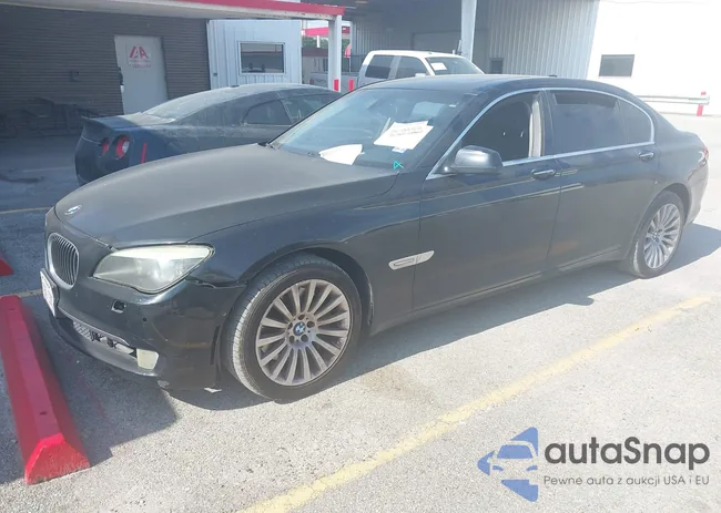 WBAKB8C50ACY63936: 42873844