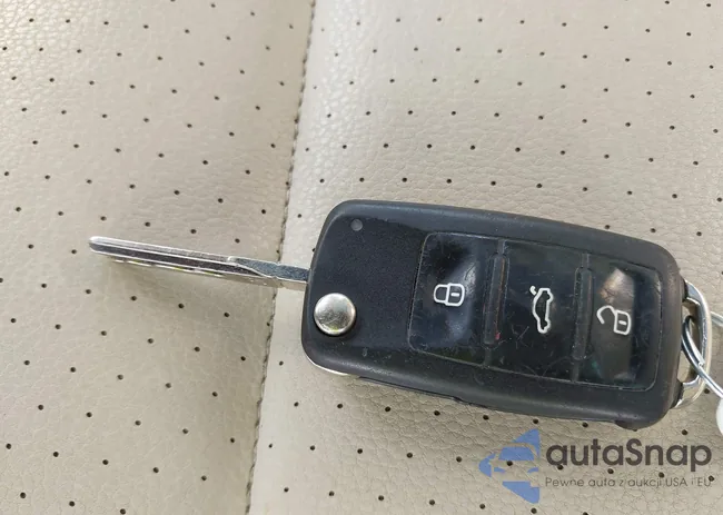 WVGAV7AX2CW598521: 42874036