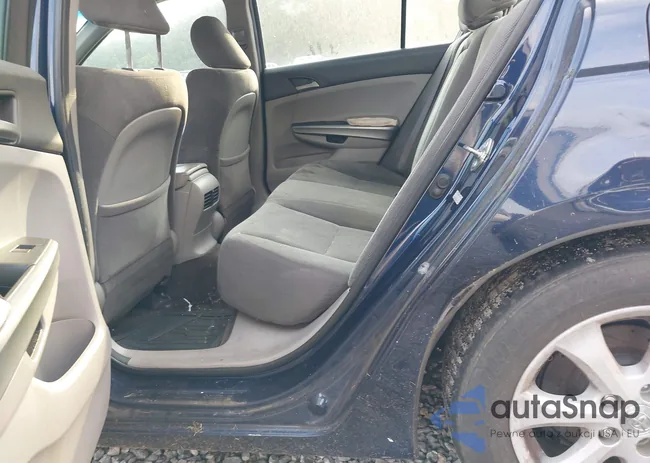 1HGCP2F70AA144248: 42873470