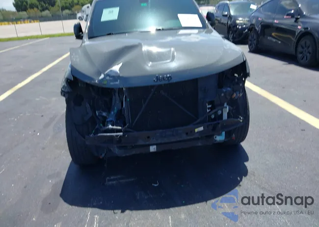 1C4RJEAG8KC839215: 42873652