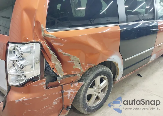 2D4RN5DG2BR765073: 42874549