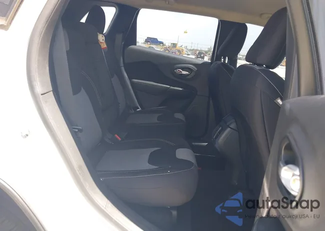 1C4PJLAB1FW535731: 42874691