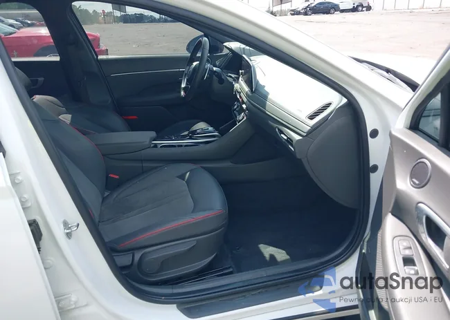 KMHL44J26NA227747: 42875947