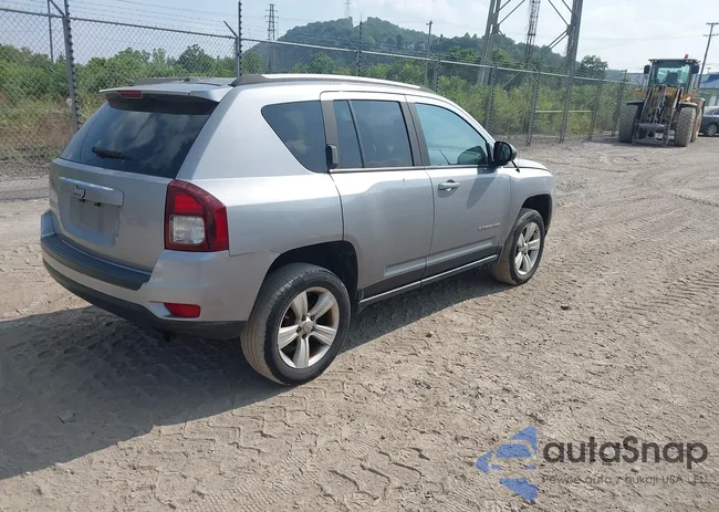 1C4NJCBA2GD648565: 42876683