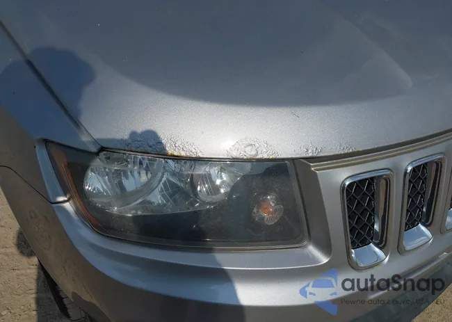 1C4NJCBA2GD648565: 42876683