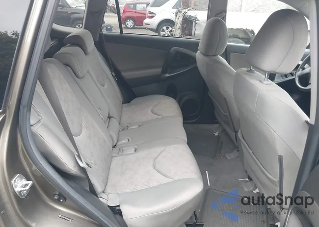 2T3BF4DV8AW075823: 42876687