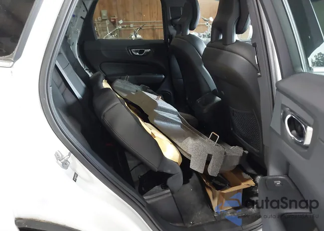 YV4A22RK8J1090070: 42876718