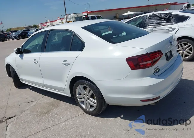 3VW2B7AJ9HM319700: 42879042