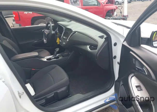 1G1ZD5ST5NF101273: 42879155