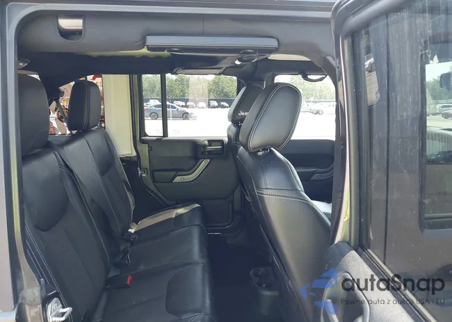 1C4BJWDG5JL844082: 42879195