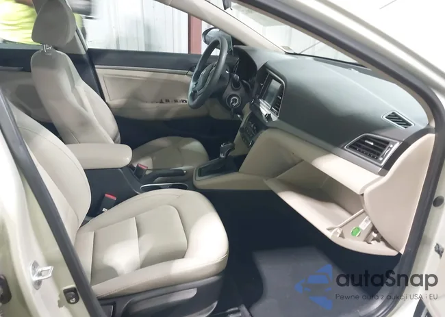 KMHD84LF2HU164755: 42879862