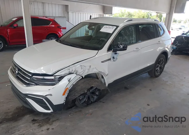 3VV3B7AX2PM140121: 42879971