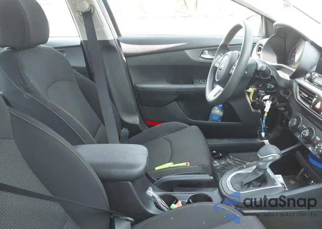 3KPF24AD3LE183144: 42880869